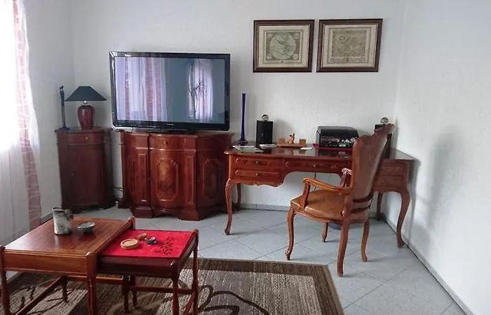 Am Stadtpark Apartment *